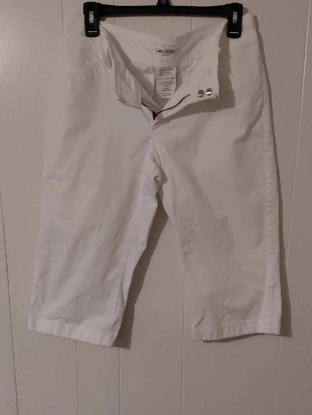 Lee White Cropped Zip-Front Capri Pants